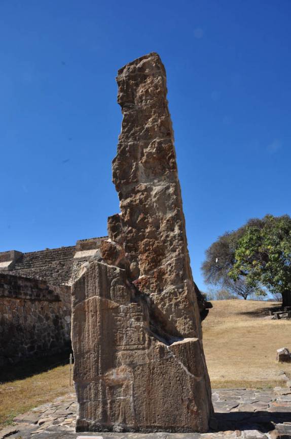 Uma das 'estelas' da antiga cidade de Monte Albán, ao lado de Oaxaca, no México